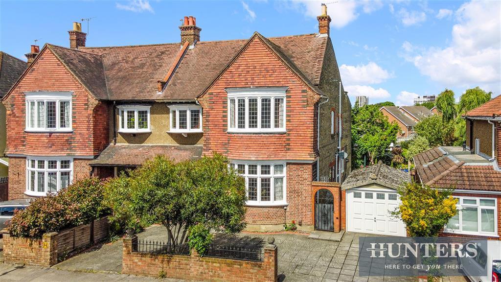 Lingfield Avenue, Kingston, KT1 5 bed semidetached house £1,600,000