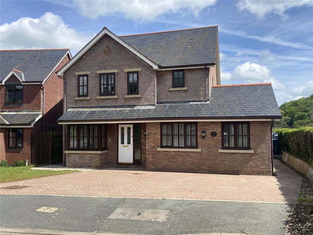 Parc Yr Onnen, Llanfair Caereinion... 4 bed detached house £850 pcm