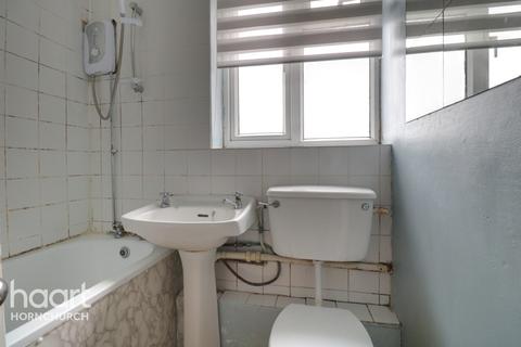 51 Victor Walk, Hornchurch, RM12 4XG