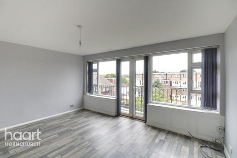 2 bedroom apartment for sale - Victor Walk, Hornchurch