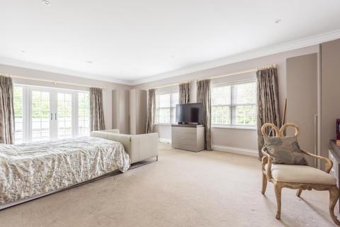 Old Mile House Kier Park, Ascot, SL5 7DS