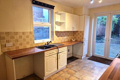 3 bedroom terraced house to rent, Lincoln Road, Northampton, NN5