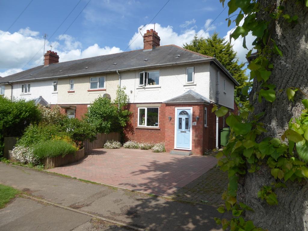 Springfield Avenue, Banbury 3 bed end of terrace house £325,000