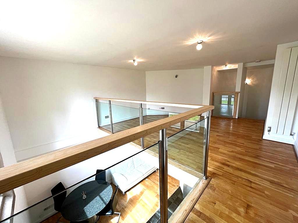 Mezzanine Lounge