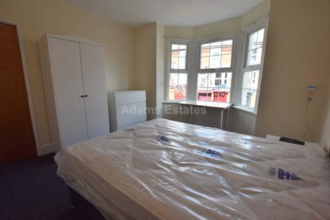 1 bedroom in a house share to rent, Cholmeley Road, Reading