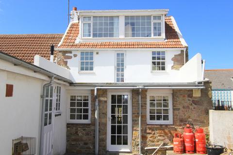 3 bedroom townhouse for sale, Alderney GY9