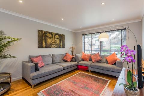 43 Crosslee Crescent, Houston, Johnstone, PA6 7DT