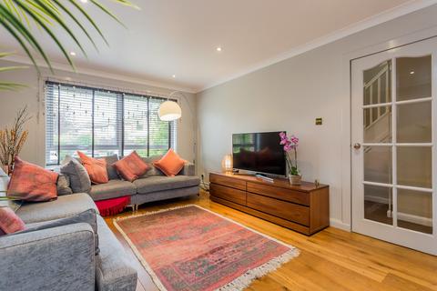 43 Crosslee Crescent, Houston, Johnstone, PA6 7DT