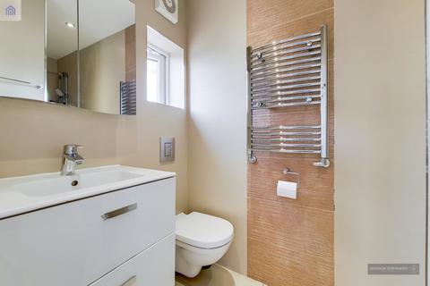 1 York Road, London, N21 2JL
