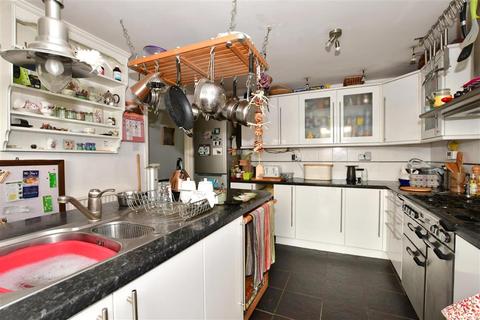 3 bedroom semi-detached house for sale - Margetts Place, Upnor, Rochester, Kent