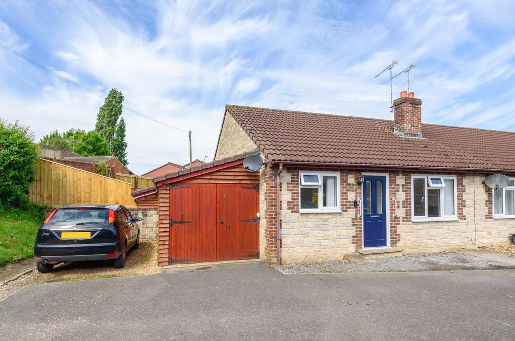 Vicarage Street, Warminster, BA12 4 bed semidetached bungalow £315,000