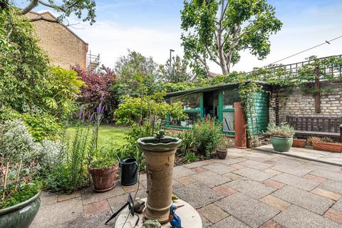 21 Dealtry Road, London, SW15 6NL