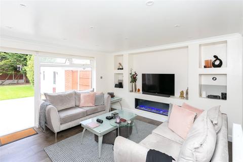 52 The Mead, Watford, WD19 5BU