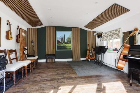 38 Barnmead Road, Beckenham, BR3 1JE