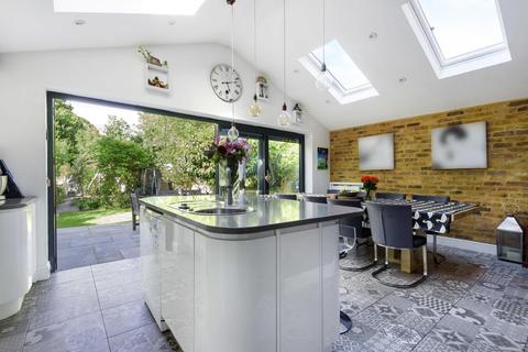 38 Barnmead Road, Beckenham, BR3 1JE
