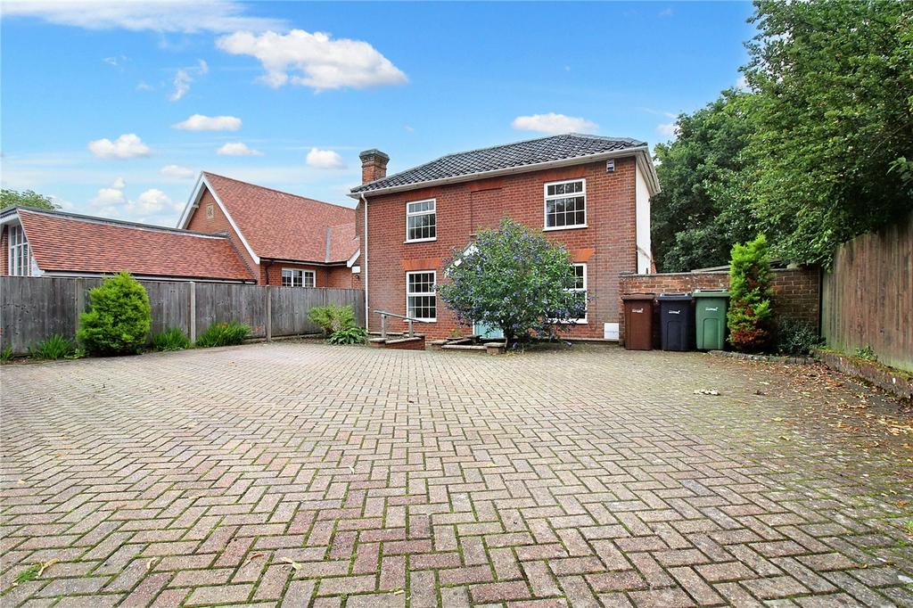 Newmarket Road, Cringleford, Norwich, Norfolk, NR4 3 bed detached house