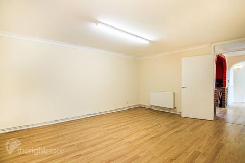 3 bedroom bungalow to rent, Sheelin Grove, Water Eaton, Bletchley