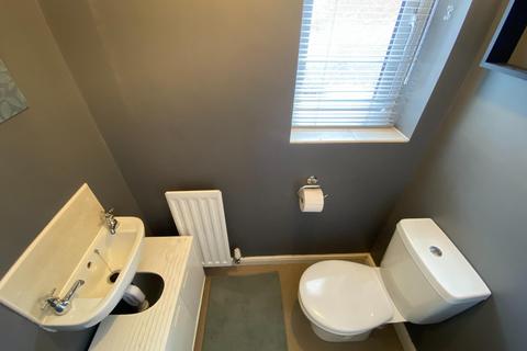 2 bedroom semi-detached house to rent, Hemans Street, Bootle, Liverpool, L20