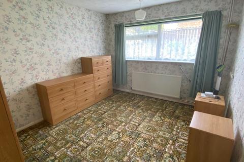 85 Greenview Drive, Northampton, NN2 7LE