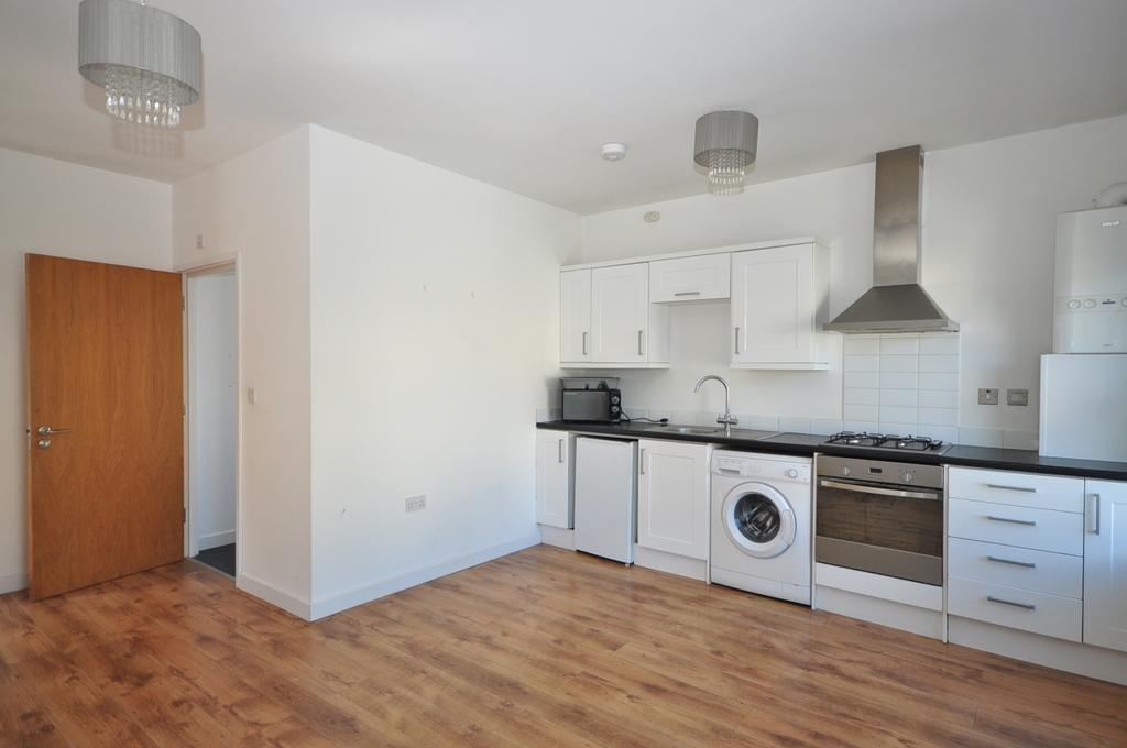 St. Andrews Road Southsea PO5 1 bed apartment £800 pcm (£185 pw)