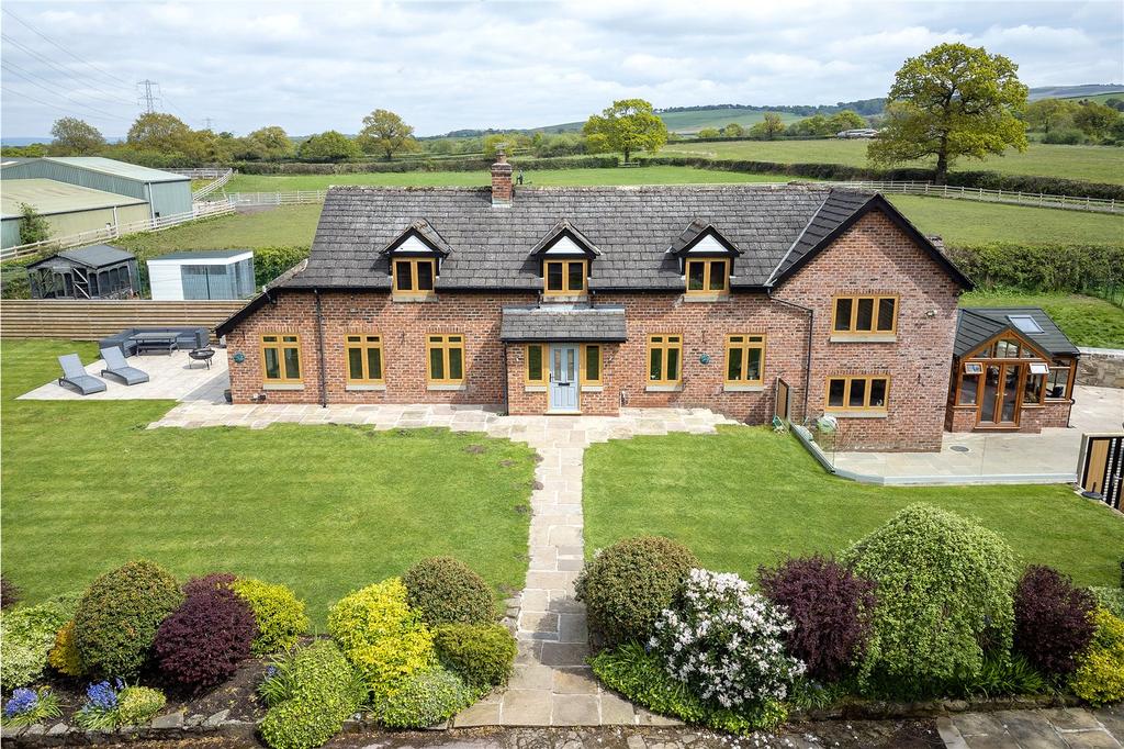Schoolfold Lane, Adlington, Macclesfield, Cheshire, SK10 4 bed