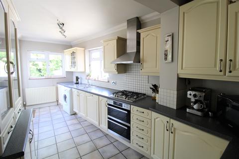 3 Meadowside Road, Upminster, RM14 3YT