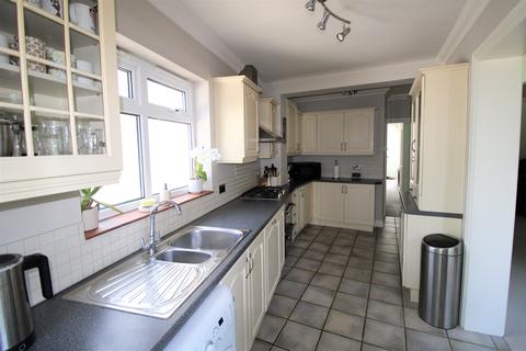 3 Meadowside Road, Upminster, RM14 3YT