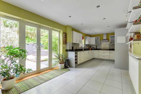 5 Heathlands Place, Ascot, SL5 8FQ