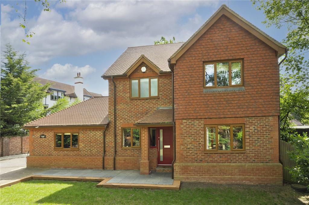 Upper Brighton Road, Surbiton, Surrey, KT6 4 bed detached house £