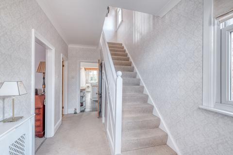 11 Hallow Road, Worcester, WR2 6BX
