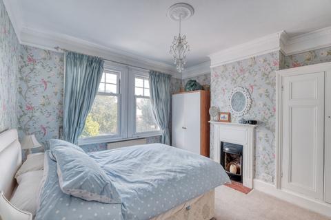 11 Hallow Road, Worcester, WR2 6BX