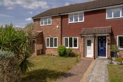 61 Tudor Walk, Leatherhead, KT22 7HX