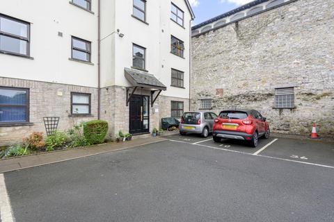 2 bedroom apartment to rent - Sandes Court, Sandes Avenue, Kendal, Cumbria, LA9 4SG
