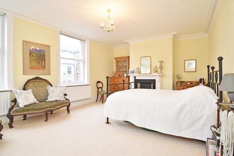 4 bedroom terraced house for sale - Haywra Street, Harrogate