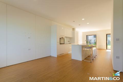 2 bedroom townhouse to rent, South Loop Green, Port Loop, Edgbaston, B16