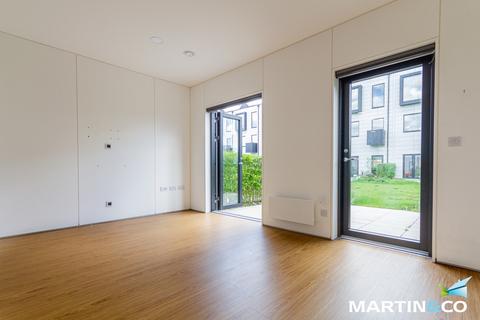 2 bedroom townhouse to rent, South Loop Green, Port Loop, Edgbaston, B16