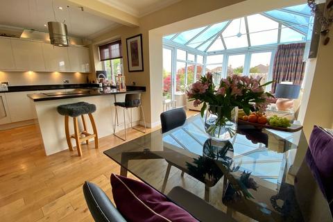 2 North Grove Crescent, Wetherby, LS22 7PY