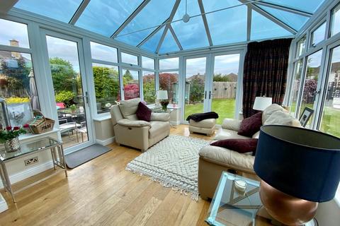 2 North Grove Crescent, Wetherby, LS22 7PY