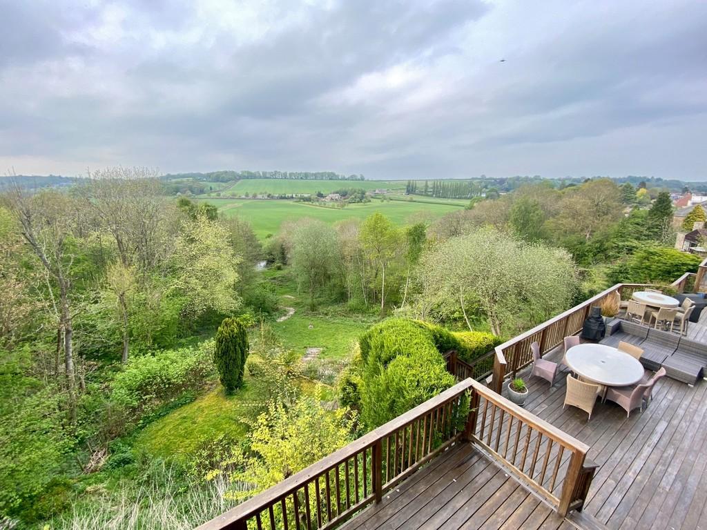 Harewood Road, Collingham, Wetherby, LS22 5 bed detached house £1,120,000