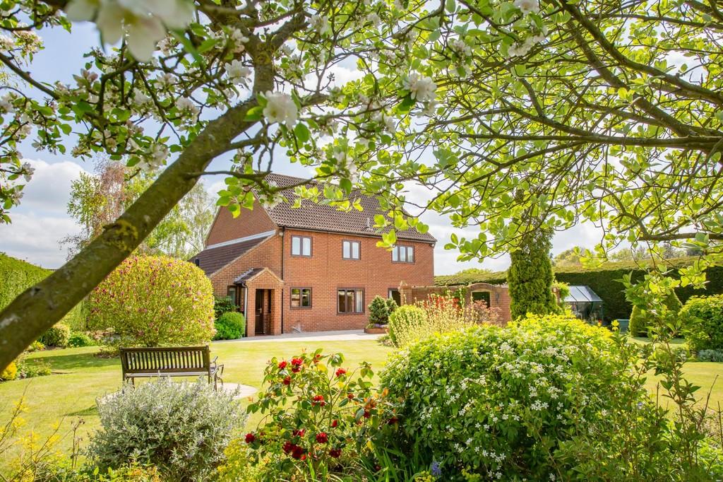 East Tuddenham 4 bed detached house for sale £600,000