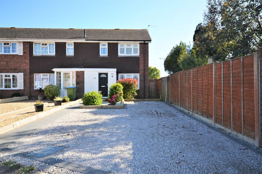 Flansham Park, Bognor Regis 2 bed end of terrace house £1,200 pcm (£277 pw)