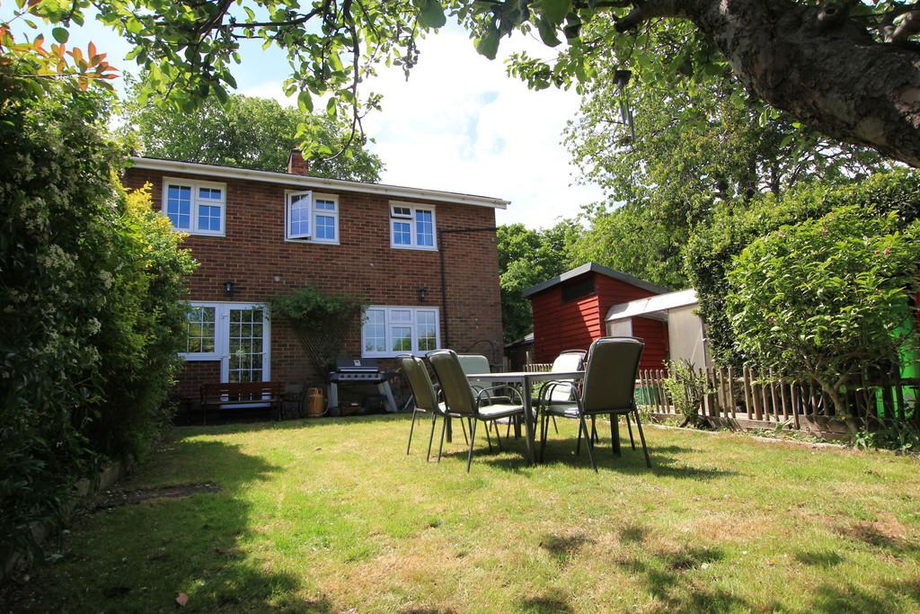 Telford Avenue, Stevenage 4 bed end of terrace house £425,000