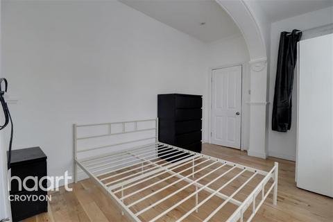 1 bedroom in a house share to rent - Richmond Road, CR7