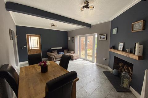 143 Carmarthen Road, Cross Hands, Llanelli, SA14 6TD