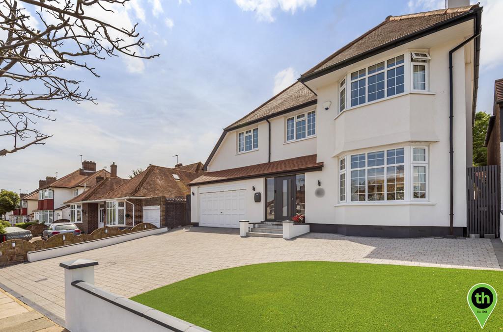 Glendale Avenue, Edgware 5 bed detached house £1,250,000