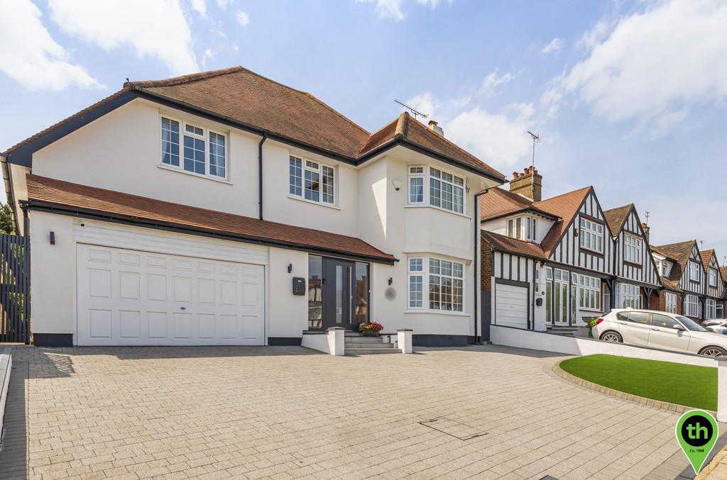 Glendale Avenue, Edgware 5 bed detached house £1,250,000