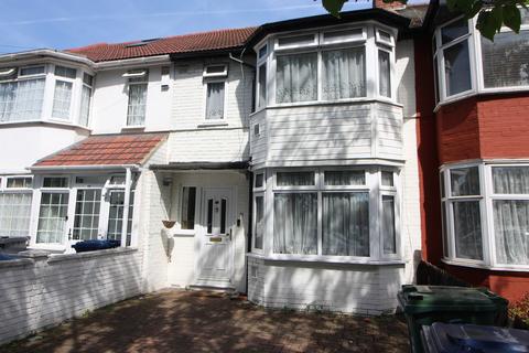 4 bedroom detached house to rent - Park Avenue southall