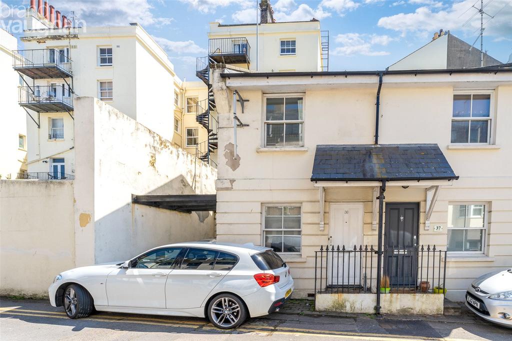 Farm Road, Hove, East Sussex, BN3 2 bed end of terrace house £1,400