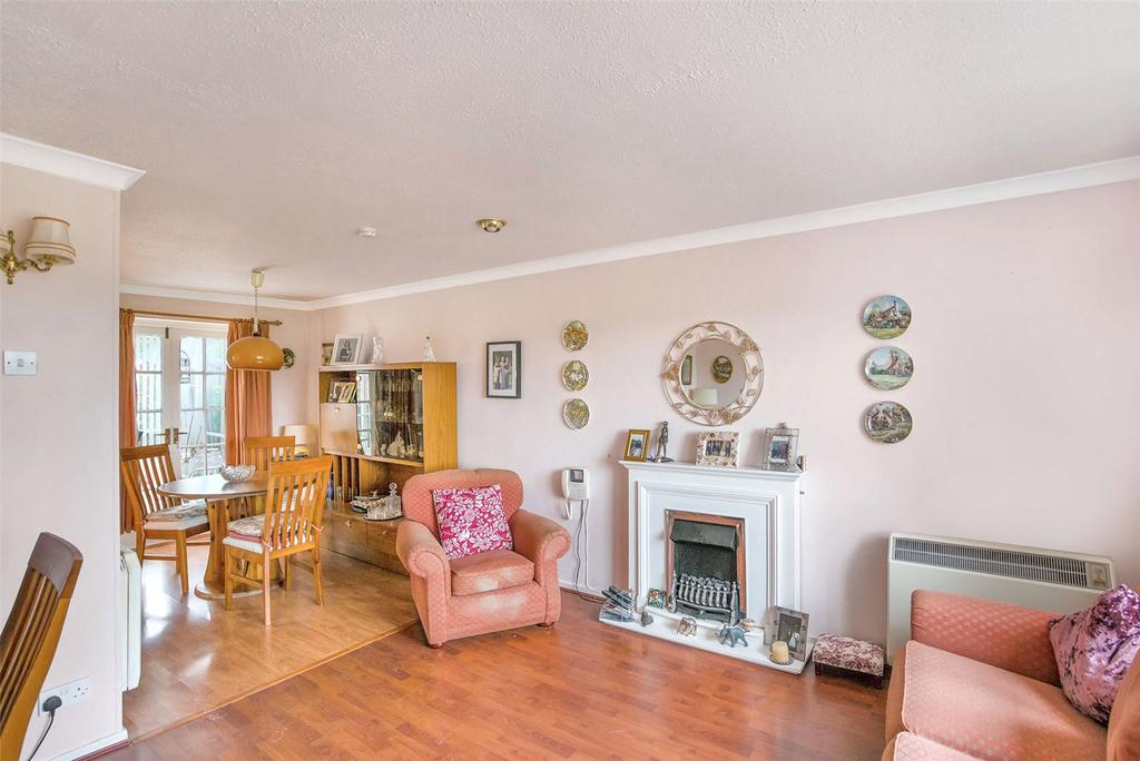 13 Carrick Court, Stirling, FK7 3 bed terraced house £112,000
