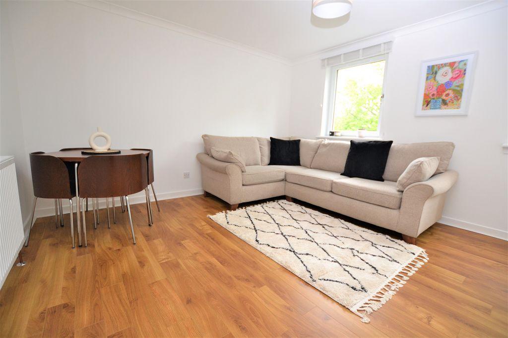 Ettrickdale Place, Edinburgh, EH3 5JN... 1 bed flat £950 pcm (£219 pw)